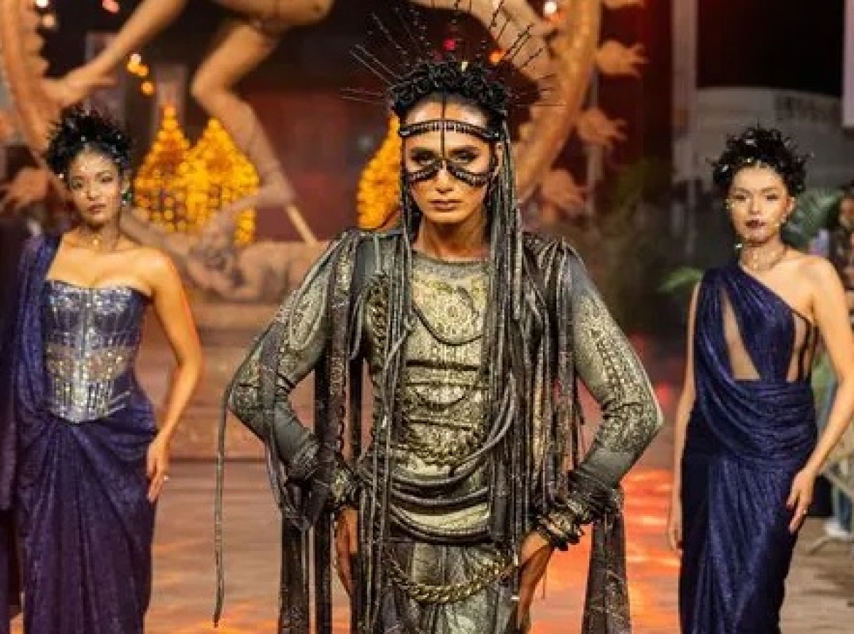 Tarun Tahiliani Parade showcases India's artistic legacy at Art Mumbai